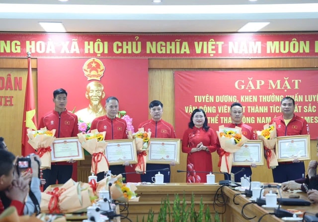 Hà Tĩnh vinh danh những gương mặt thể thao ghi dấu ấn tại SEA Games 33- Ảnh 3.