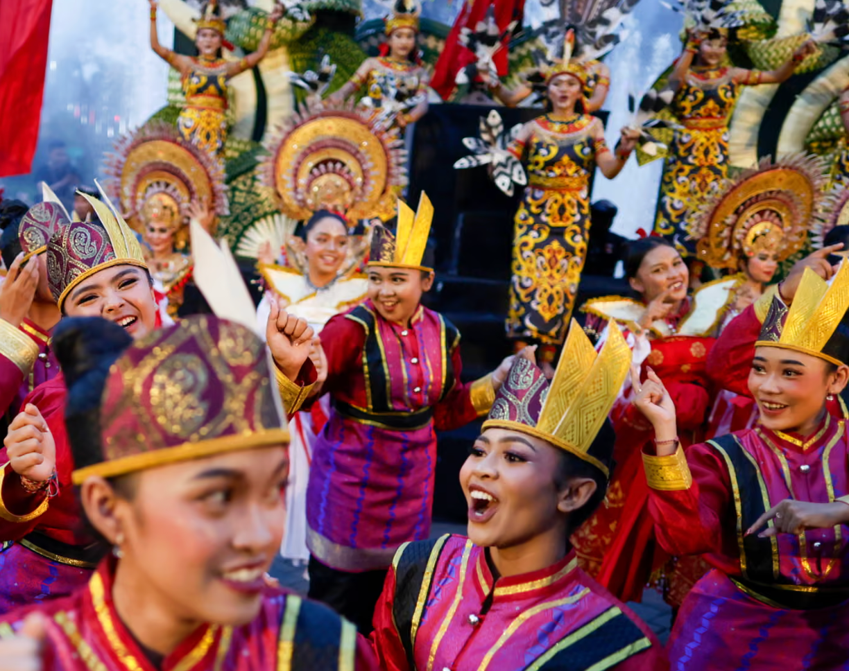 Các thành phố trên khắp Indonesia thu hẹp quy mô tổ chức hoạt động đón giao thừa sau khi nhiều khu vực tại đất nước này bị tàn phá nặng nề bởi lũ lụt và sạt lở đất khiến hơn 1.100 người thiệt mạng. (Ảnh: EPA)