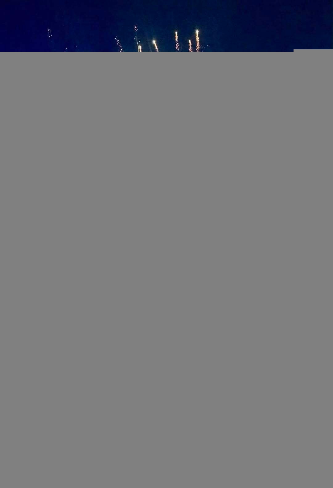 MC Đức Bảo và Khánh Vy cùng nhau đón năm mới khi dẫn countdown tại Quảng Ninh.