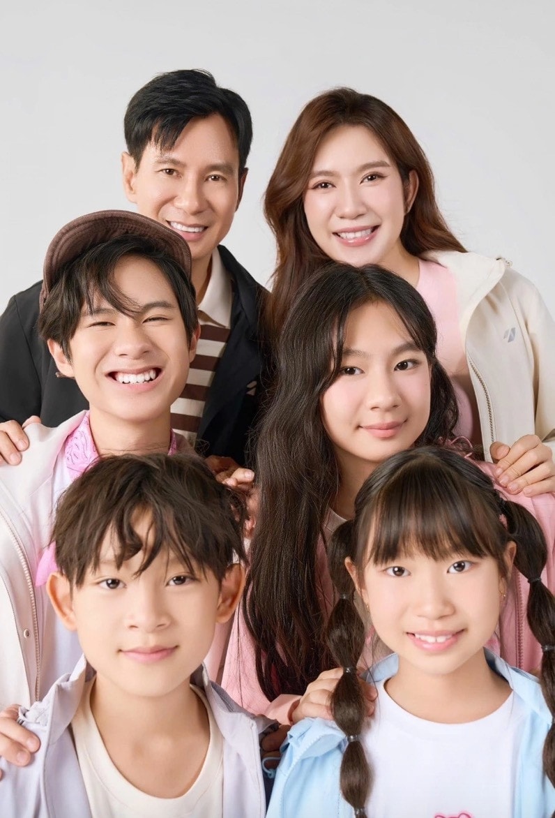 Gia đình Lý Hải - Minh Hà gửi lời chúc năm mới đến khán giả: 