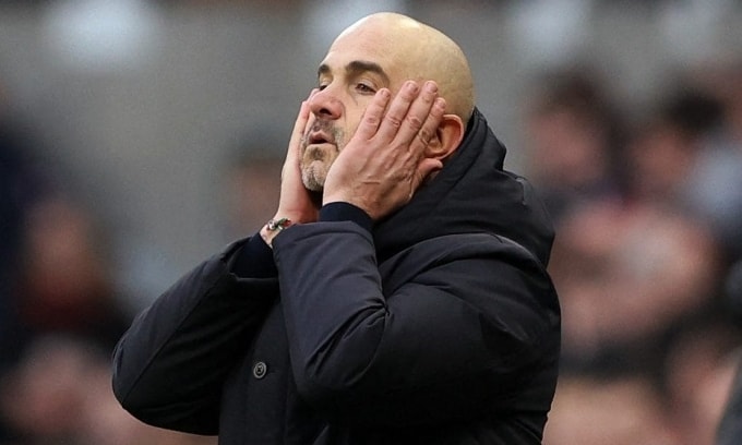 HLV Enzo Maresca trong trận Chelsea hòa Bournemouth 2-2 trên sân Stamford Bridge, thành phố London, Vương quốc Anh, vòng 19 Ngoại hạng Anh tối 30/12/2025. Ảnh: Reuters