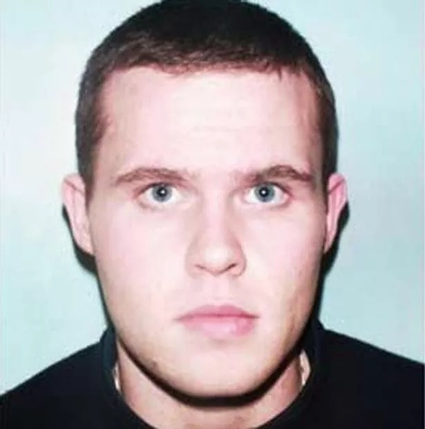 John McAvoy mua súng khi mới 16 tuổi và phải ngồi tù năm 18 tuổi. Ảnh: The Sun