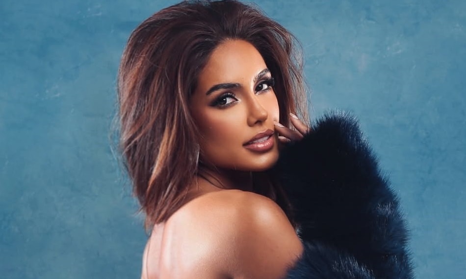 Gabriela Borges tạo dáng ở các buổi chụp ảnh thời trang