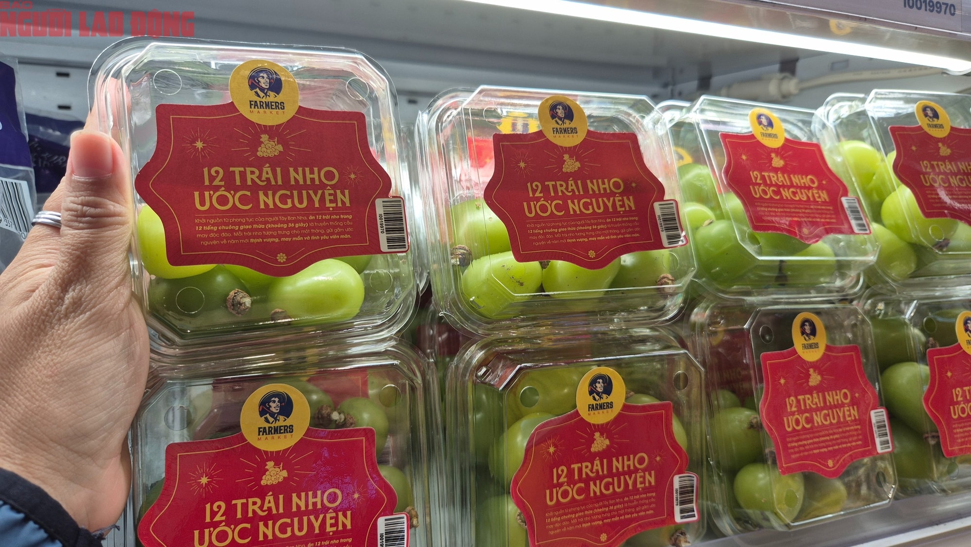 Giới kinh doanh tăng doanh số nhờ trào lưu 12 trái nho ước nguyện - Ảnh 3. Giới kinh doanh tăng doanh số nhờ trào lưu 12 trái nho ước nguyện - Ảnh 3.