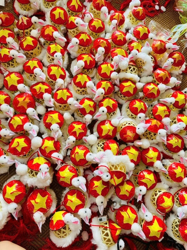 Lồng đèn trung thu 2025 có gì mới lạ và hấp dẫn? - Ảnh 5. Lồng đèn trung thu 2025 có gì mới lạ và hấp dẫn? - Ảnh 5.