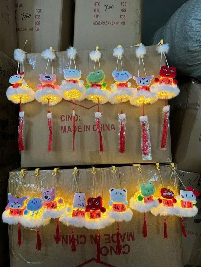 Lồng đèn trung thu 2025 có gì mới lạ và hấp dẫn? - Ảnh 8. Lồng đèn trung thu 2025 có gì mới lạ và hấp dẫn? - Ảnh 8.