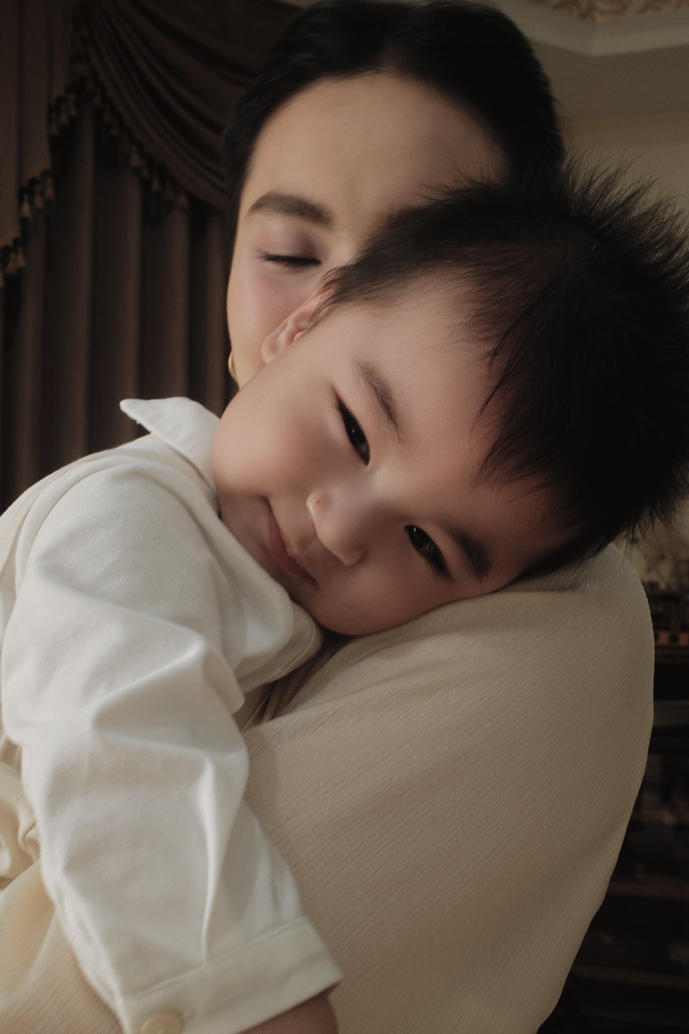 Con trai MC Mai Ngọc gây chú ý trong ngày đặc biệt của mẹ- Ảnh 2.