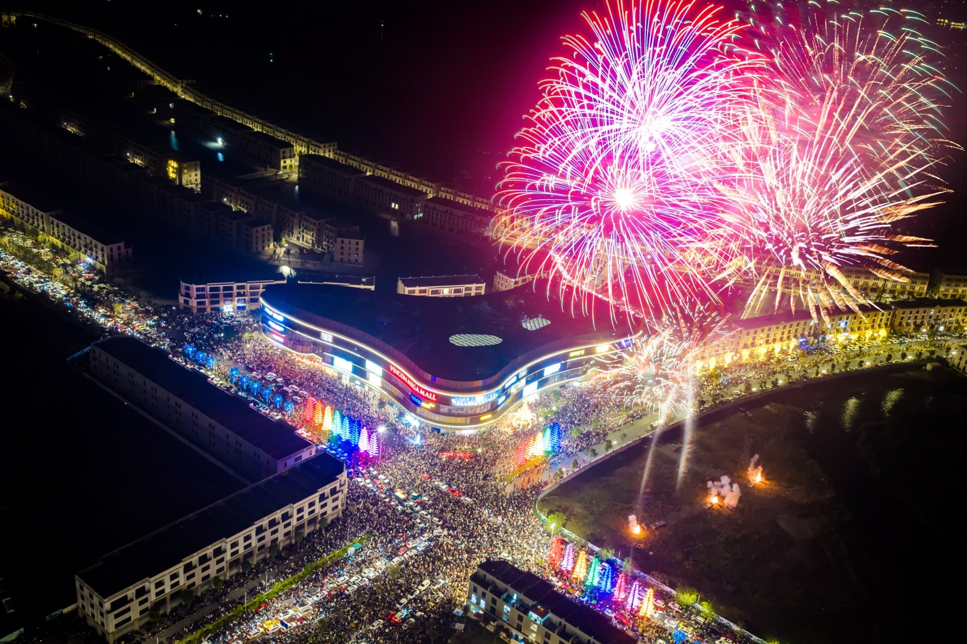 Chuỗi điểm đến trong hệ sinh thái Vingroup đón hơn 1,5 triệu lượt khách đêm giao thừa - 4