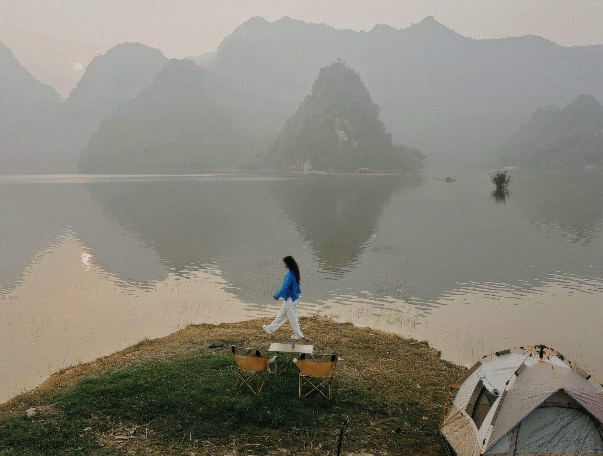 Điểm cắm trại đẹp ở Hà Nội, cách phố chỉ 40km, được ví như Hạ Long thu nhỏ - 2
