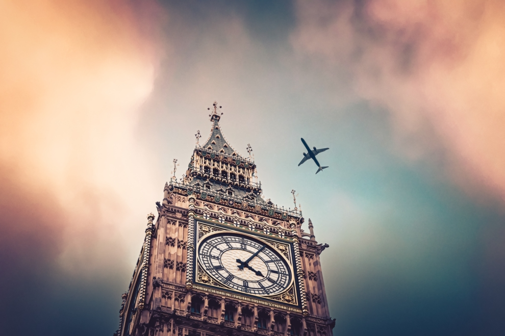 Những chuyến bay xuyên không: Cất cánh năm 2026, lại hạ cánh vào năm 2025 - 2