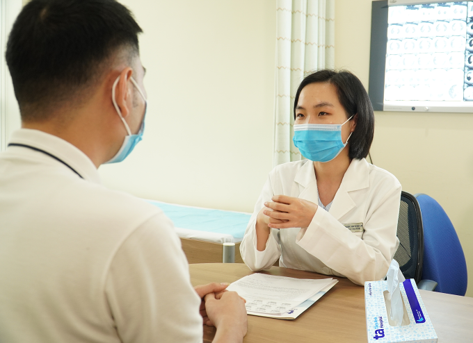 Bác sĩ Lan khám cho người bệnh. Ảnh minh họa: Bệnh viện Đa khoa Tâm Anh