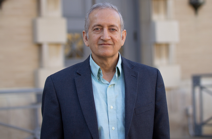 Giáo sư Jainendra K. Jain. Ảnh: Đại học Bang Pennsylvania