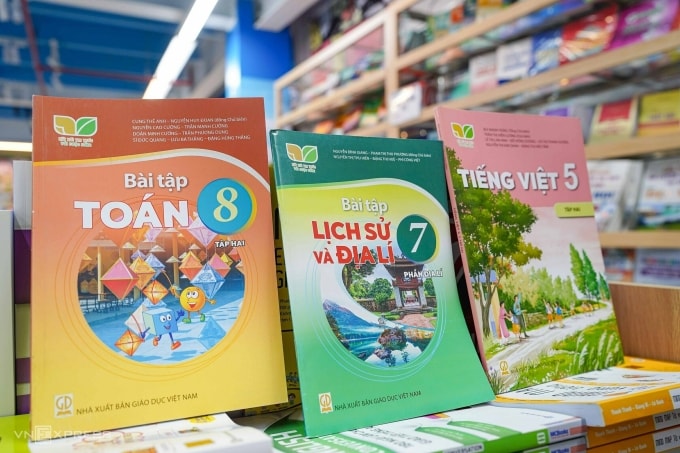 Sách giáo khoa, bộ Kết nối tri thức với cuộc sống. Ảnh: Hoàng Giang