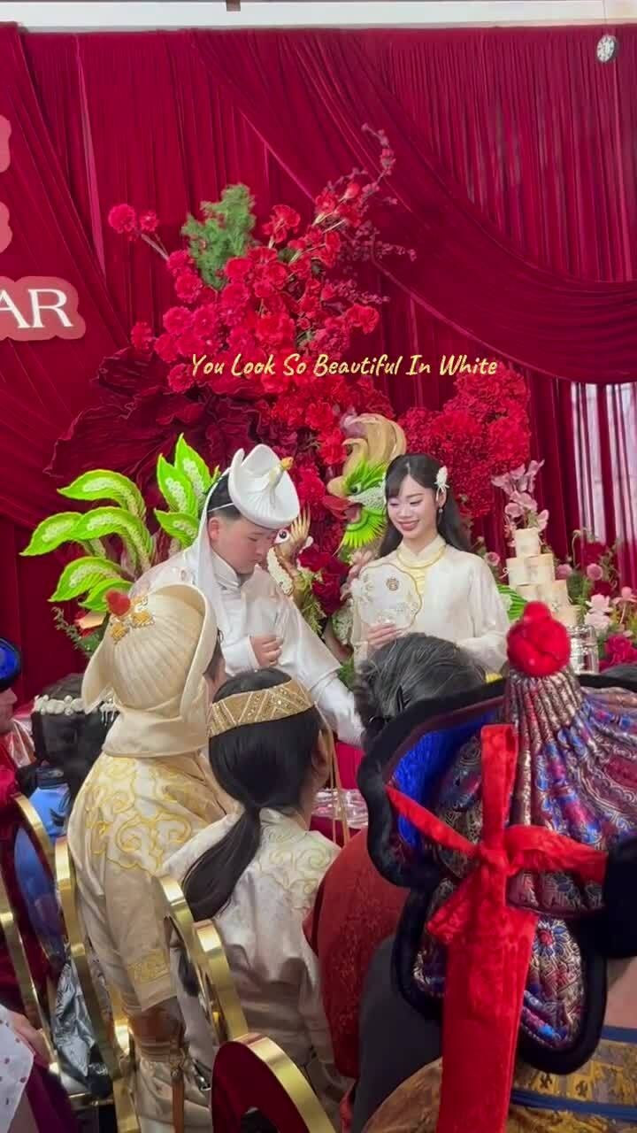 Đám hỏi của chú rể người Mông Cổ và cô dâu người Việt