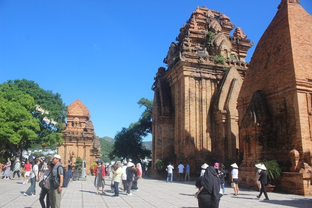 Nhiều điểm tham quan giá rẻ và miễn phí ở Khánh Hòa hút khách dịp Tết- Ảnh 2.