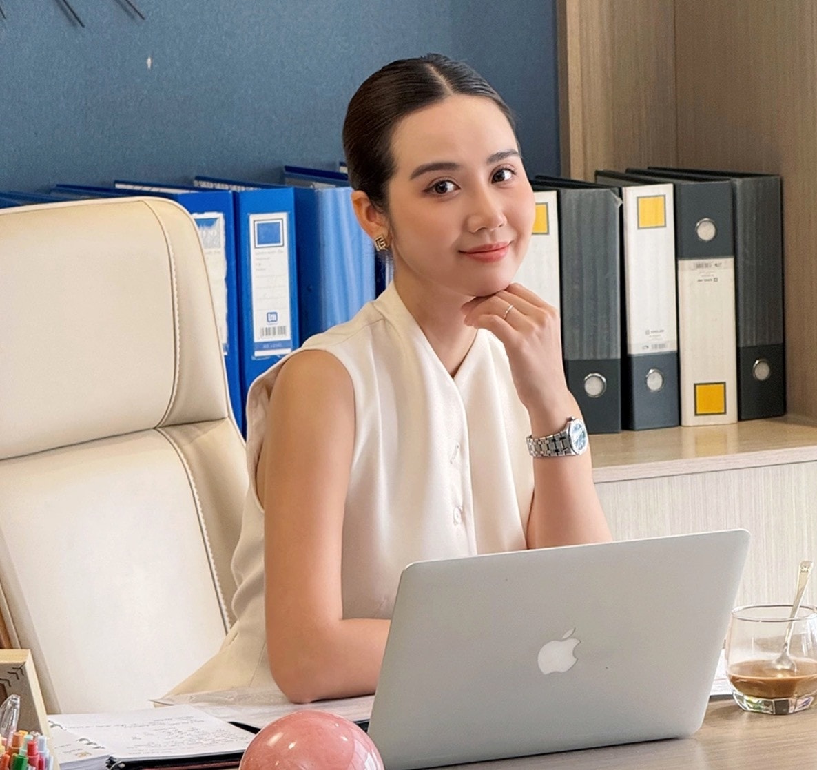 Diễn viên Phan Minh Huyền (Huyền Lizzie) đang nhận được nhiều tình cảm của khán giả trong bộ phim giờ vàng 