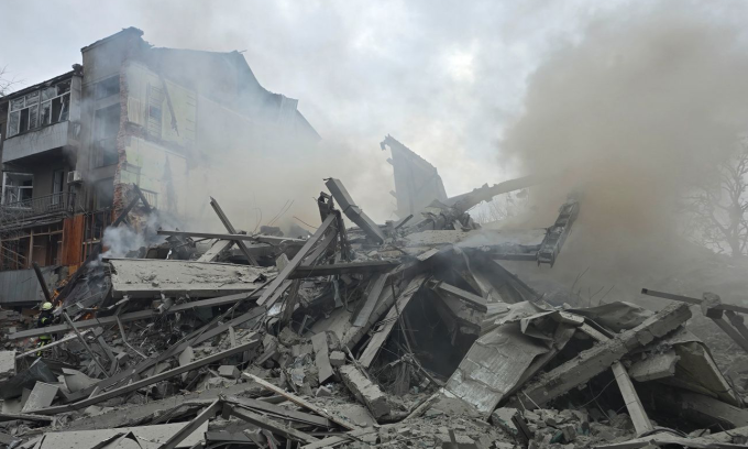 Cảnh đổ nát sau cuộc tập kích ở trung tâm thành phố Kharkov, Ukraine trong ảnh đăng hôm 2/12. Ảnh: X/ZelenskyyUa