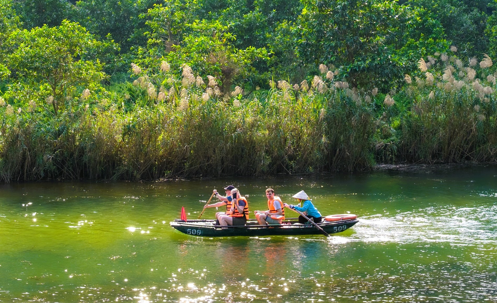 Tràng An say đắm lòng người mùa lau sậy trổ bông - Ảnh 9.