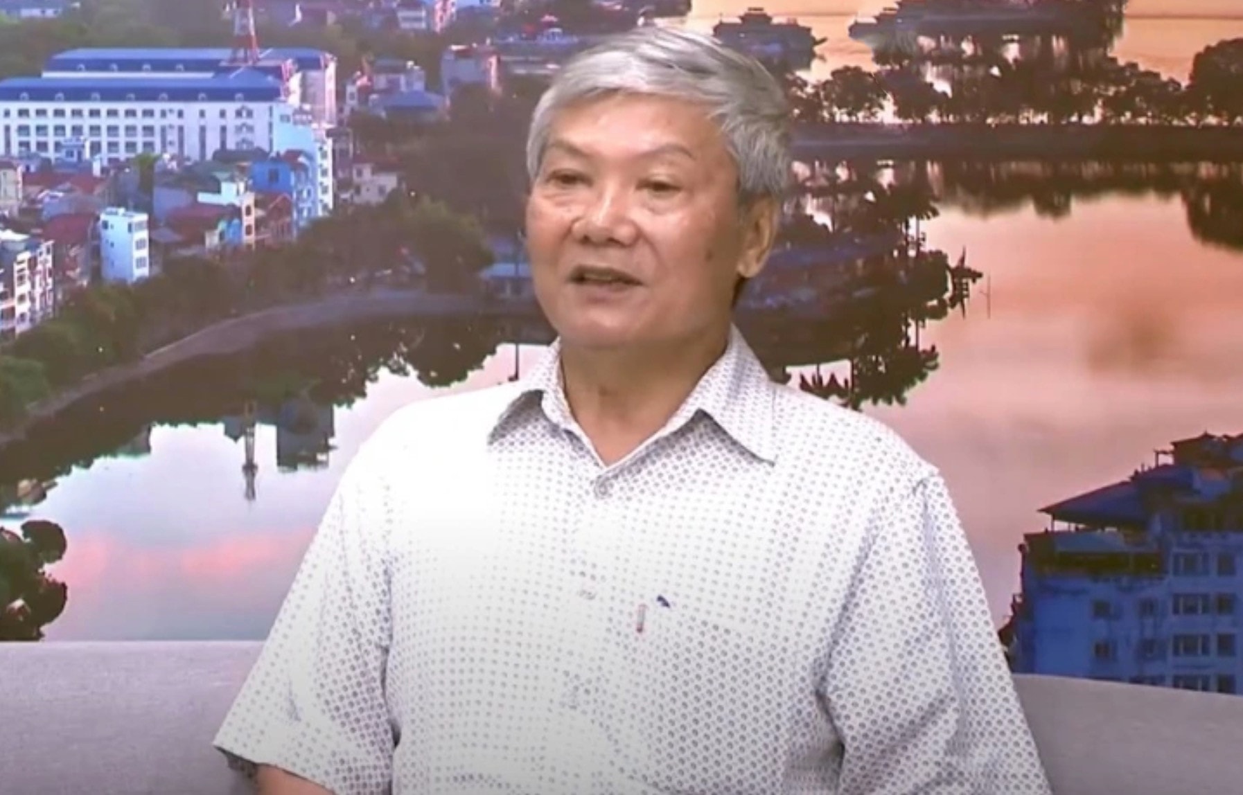 NSƯT Việt Hùng là một trong những giọng đọc nổi tiếng của VOV.