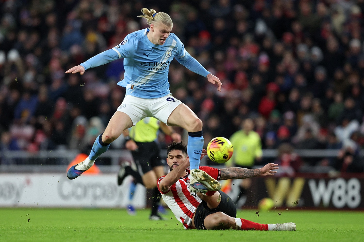 Man City vừa bị Sunderland cầm hòa. (Ảnh: Reuters)