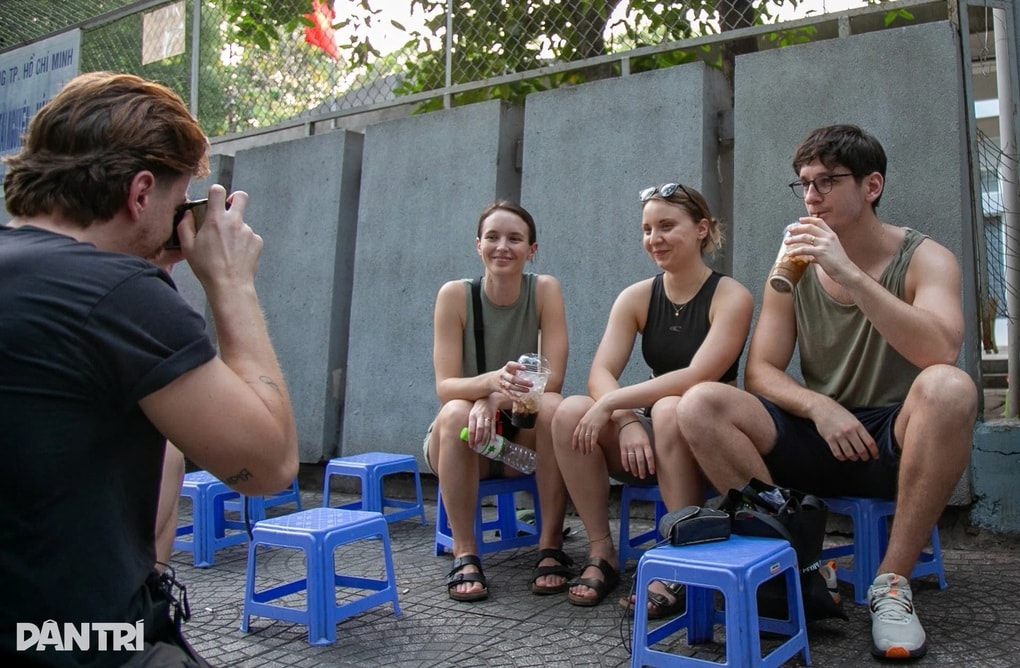 TPHCM đón 1,2 triệu lượt khách, thu hơn 2.600 tỷ đồng dịp Tết Dương lịch - 2