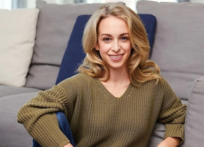 Chân dung tiến sĩ tâm lý, nhà sáng tạo nội dung Becky Kennedy. Ảnh: Good Inside