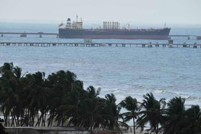 Tàu chở dầu Evana neo đậu ở cảng El Palito tại Puerto Cabello, Venezuela ngày 21/12/2025. Ảnh: AP
