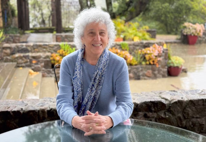 Bà Marion Nestle, giáo sư danh dự tại Đại học New York và là một trong những chuyên gia dinh dưỡng hàng đầu Mỹ. Ảnh: Peter J. Menzel