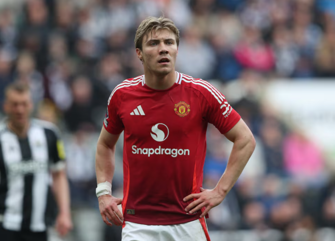 Rasmus Hojlund phản ứng trong trận Man Utd gặp Newcastle tại Ngoại hạng Anh trên sân St James Park, Newcastle, Anh ngày 13/4/2025. Ảnh: Reuters