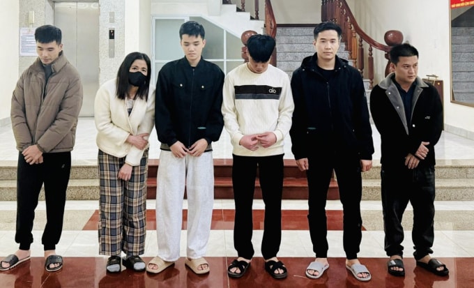 Sáu người tại cơ quan điều tra. Ảnh: Công an Quảng Trị