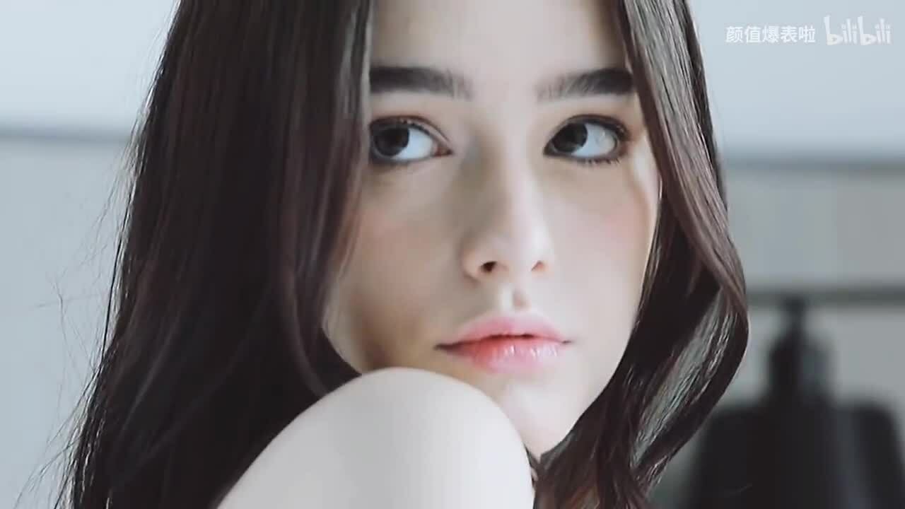 Cô gái Nga vào top 'đẹp nhất thế giới' 