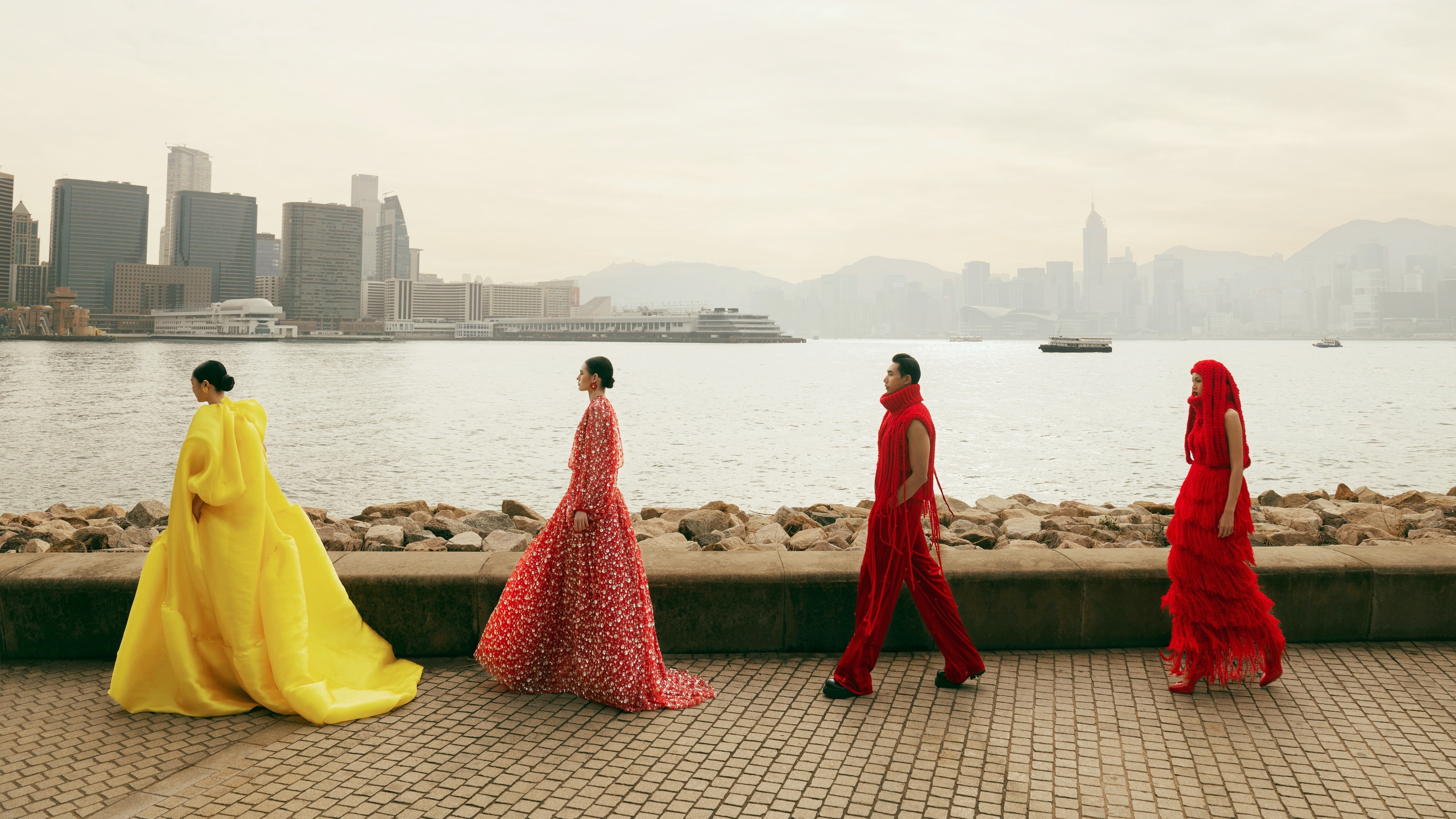 Vũ Ngọc và Son ra bộ sưu tập 'Tình ca trên sóng' ở Hong Kong