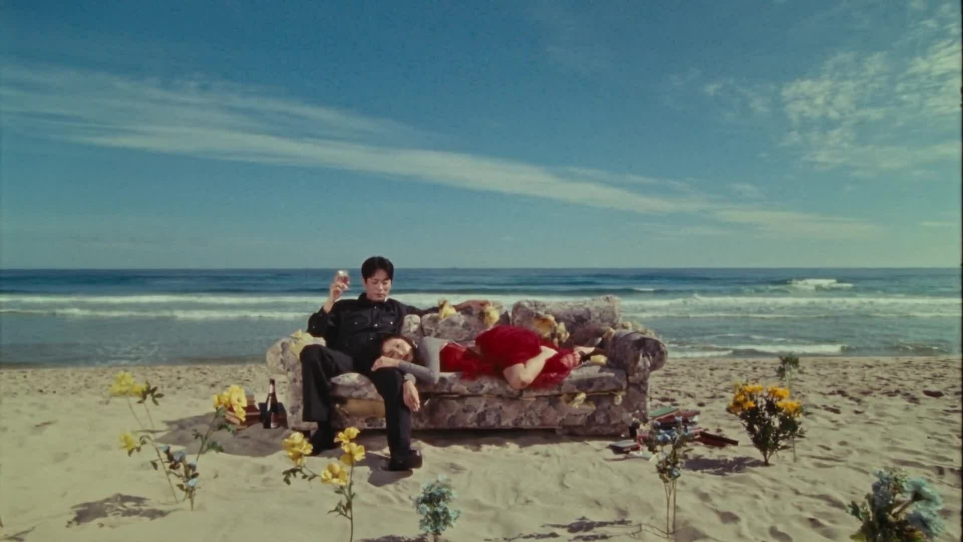 'Good Goodbye' - lời chia tay trong kiêu hãnh của Hwasa