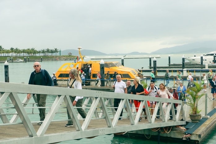 Khánh Hòa đón tàu biển du lịch đầu tiên năm 2026  - Ảnh 2.