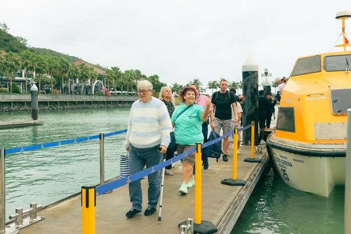 Khánh Hòa đón tàu biển du lịch đầu tiên năm 2026  - Ảnh 3.