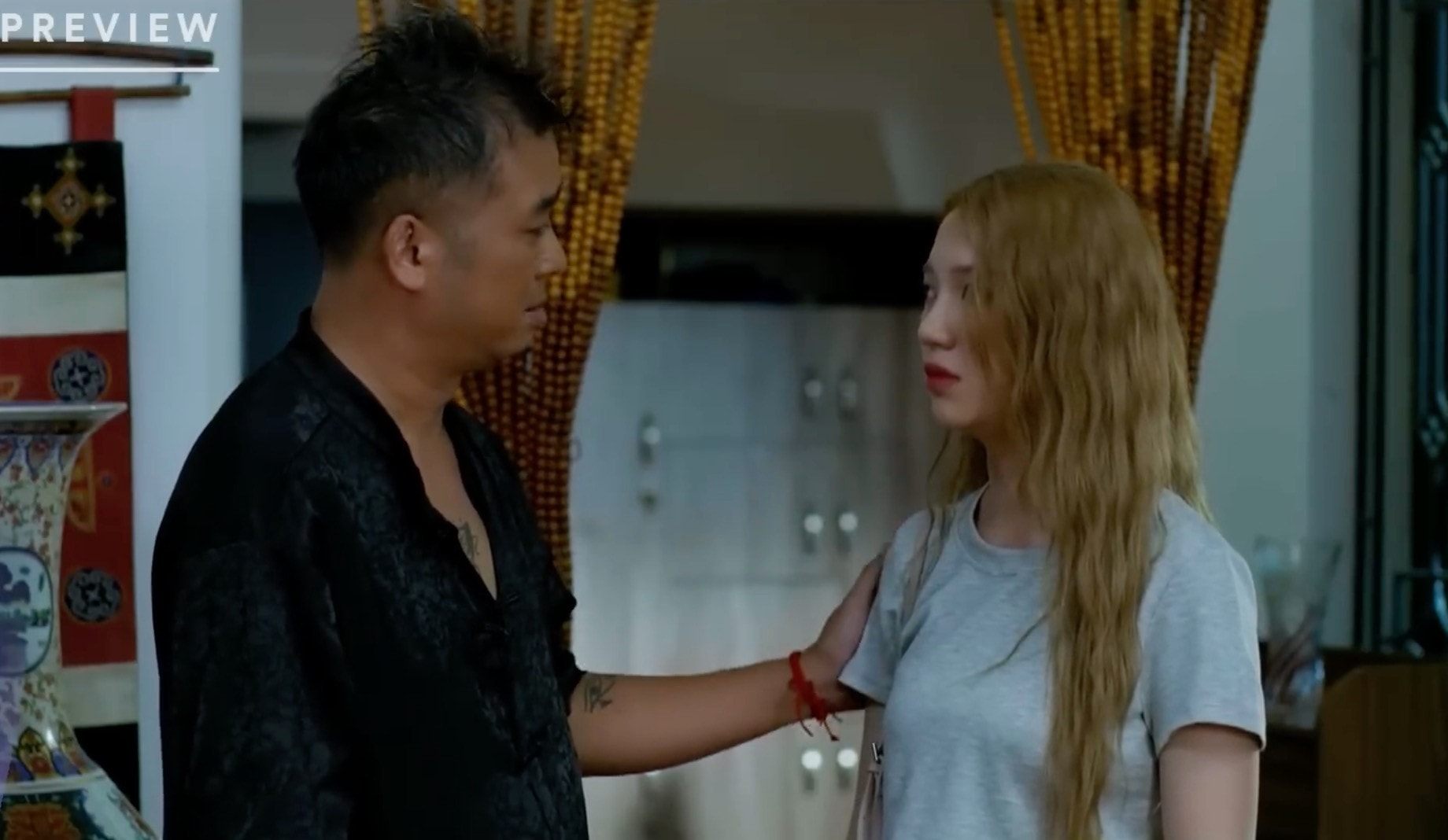 Ông Thăng khuyên con gái đối xử tốt với Đức.