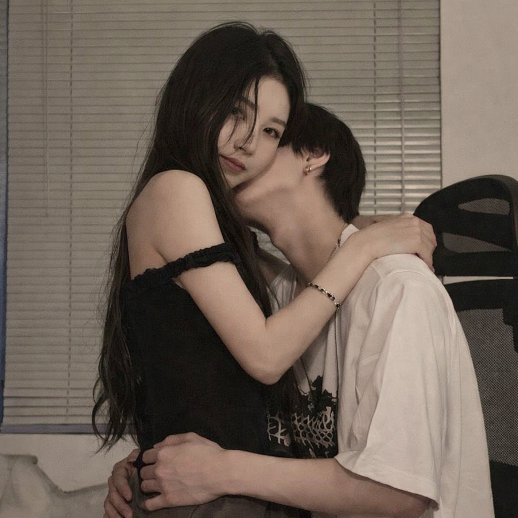 Vợ chồng ở xa lâu ngày gần gũi, anh hàng xóm buông một câu khiến tôi đỏ mặt - 1