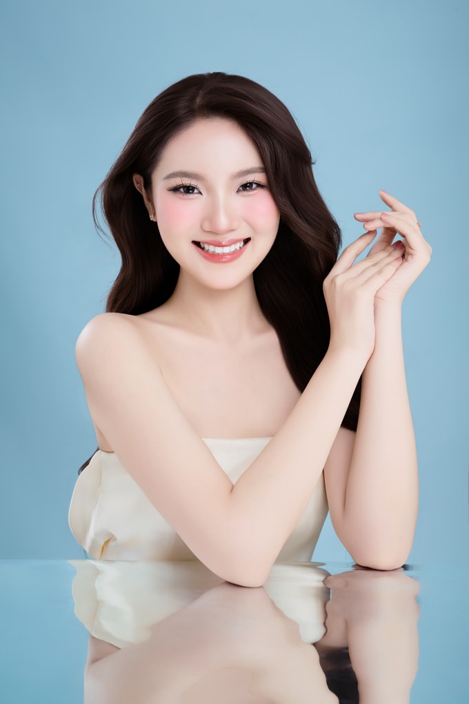 Huỳnh Ngọc Minh Phúc, 19 tuổi, quê TP HCM, gây chú ý với nụ cười sáng.