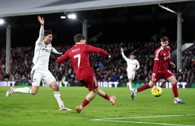 Tình huống Florian Wirtz gỡ hòa cho Liverpool. Ảnh: Reuters