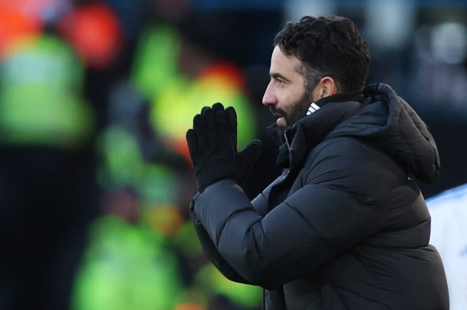 HLV Ruben Amorim phản ứng trong trận Man Utd hòa Leeds 1-1 trên sân Elland Road, thành phố Leeds, hạt Tây Yorkshire, Vương quốc Anh, vòng 20 Ngoại hạng Anh ngày 4/1/2026. Ảnh: Reuters