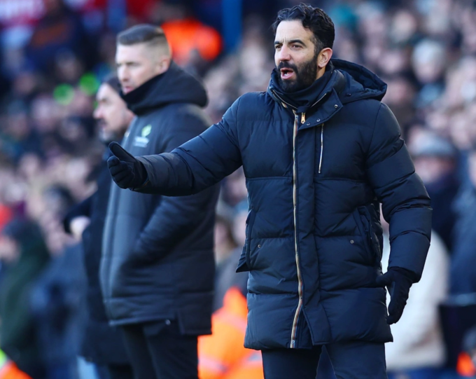 HLV Ruben Amorim phản ứng trong trận Man Utd hòa Leeds 1-1 trên sân Elland Road, thành phố Leeds, hạt Tây Yorkshire, Vương quốc Anh, vòng 20 Ngoại hạng Anh ngày 4/1/2026. Ảnh: Shutterstock