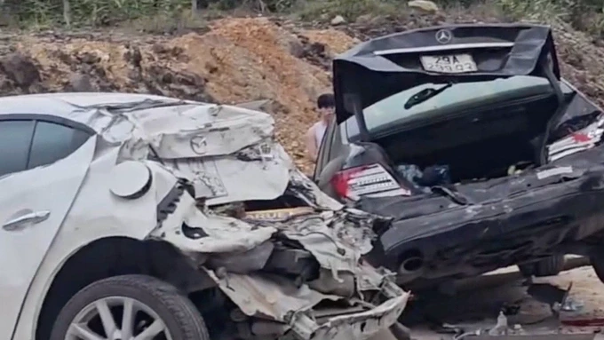 Hiện trường vụ tai nạn trên cao tốc La Sơn - Hòa Liên. Ảnh: Hoàng Lịch