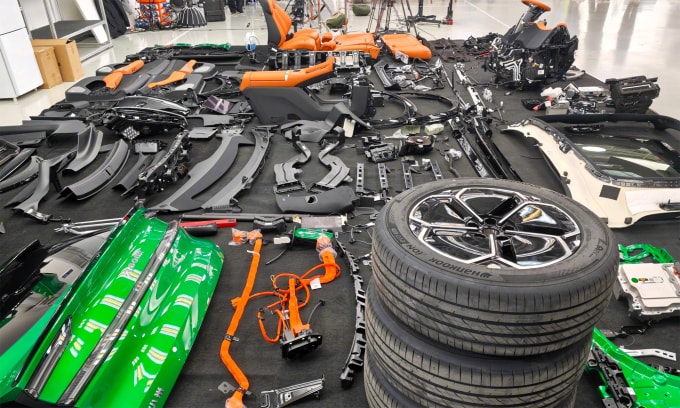 Linh kiện phụ tùng của xe điện Xiaomi YU7 khi được tháo rời. Ảnh: Xiaomi