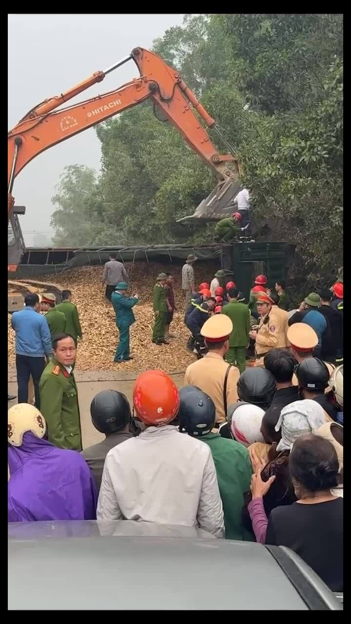 Ba ôtô tông liên hoàn khiến một người chết