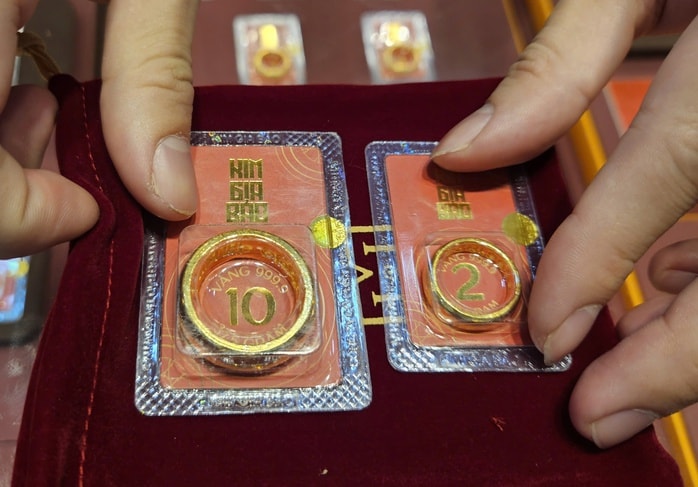 Cuối ngày 5-1, giá vàng nhẫn trơn tăng mạnh, bỏ xa vàng miếng SJC - Ảnh 1.