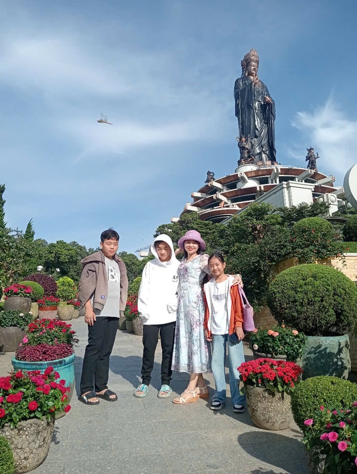 Núi Bà Đen đón 84.000 lượt khách dịp Tết Dương lịch  - Ảnh 1.