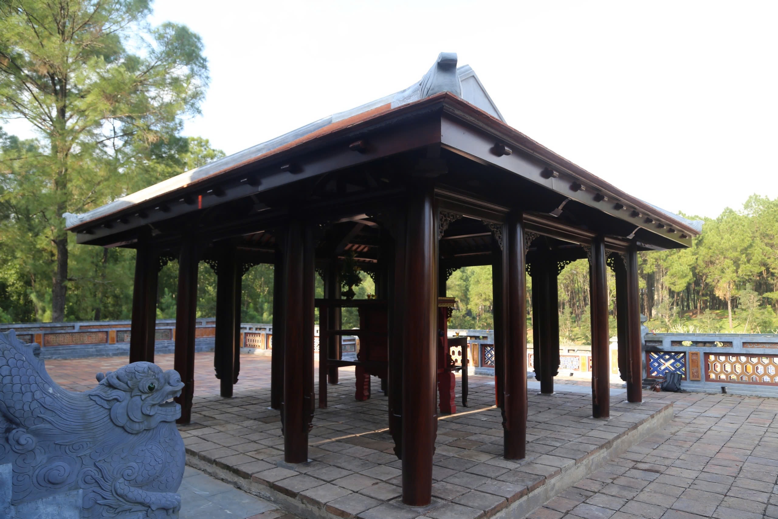 Trung tâm Bảo tồn di tích Cố đô Huế nói gì về 'công trình lạ' ở lăng mộ Hoàng hậu Từ Dũ?- Ảnh 1.