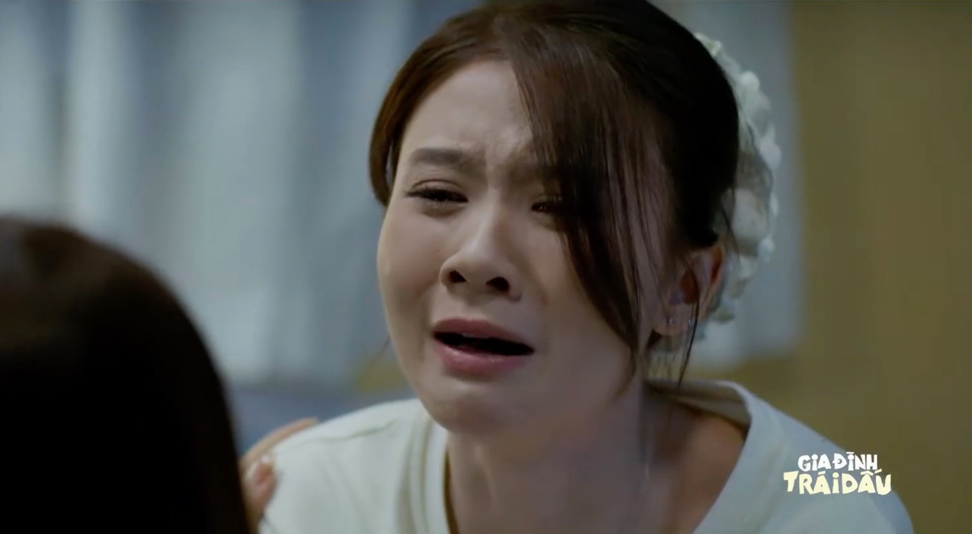 Dương cầu cứu mẹ khi bị đe dạo bằng ảnh nóng.