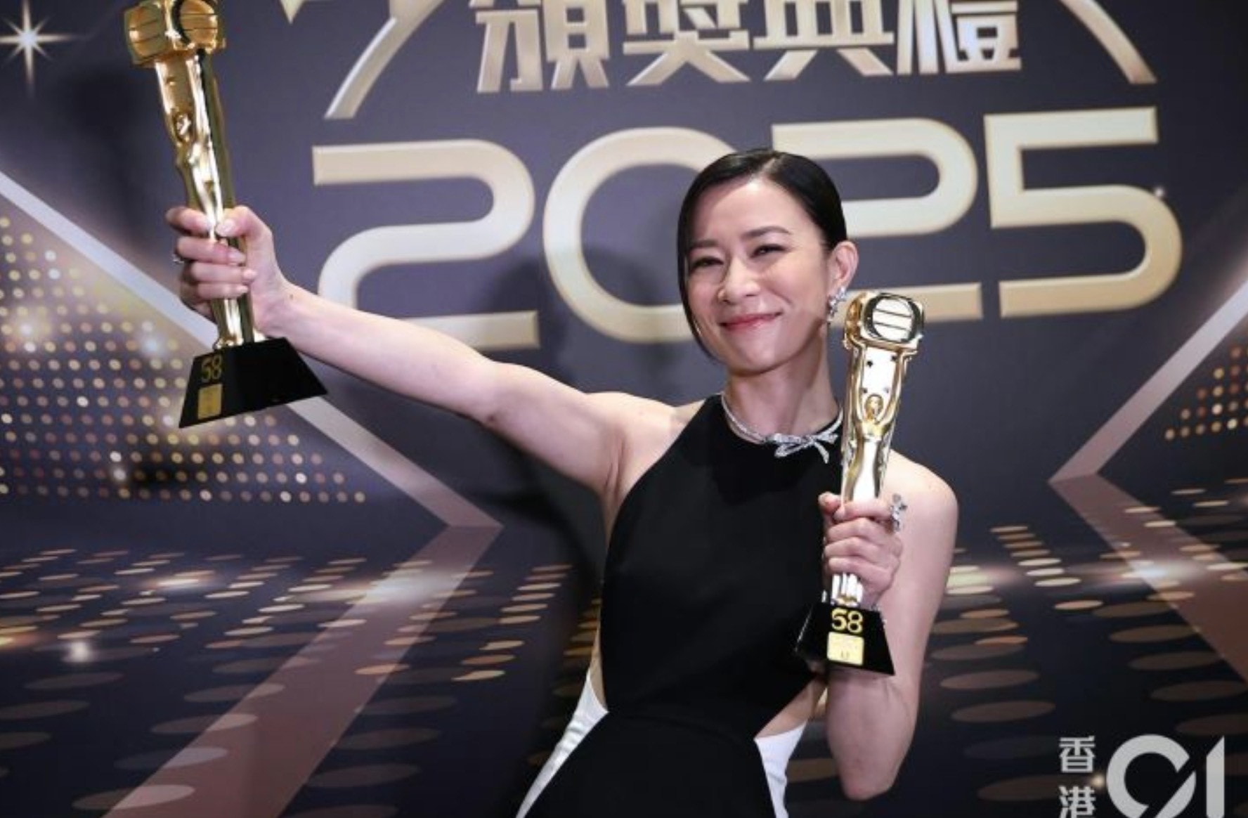 Xa Thi Mạn lần thứ 4 lên ngôi Thị hậu.