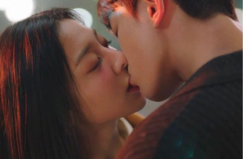 Sau những đêm tăng ca cùng sếp, tôi nhận về cái kết đắng - 1 Sau những đêm tăng ca cùng sếp, tôi nhận về cái kết đắng - 1